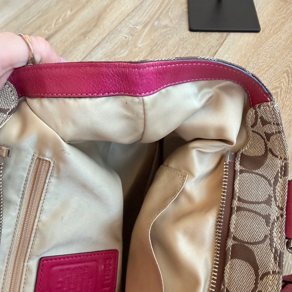 ❌SOLD❌ Coach Brown and Pink Signature Shoulder Bag - Picture 11 of 12